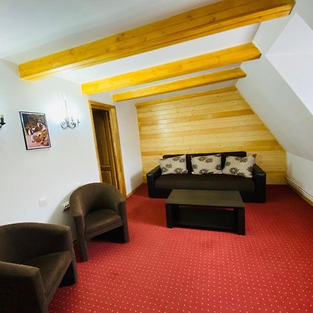Casa Chira Hotell Vişeu de Sus Exteriör bild