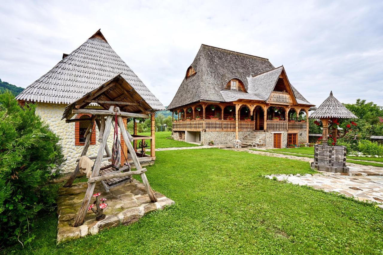 Casa Chira Hotell Vişeu de Sus Exteriör bild