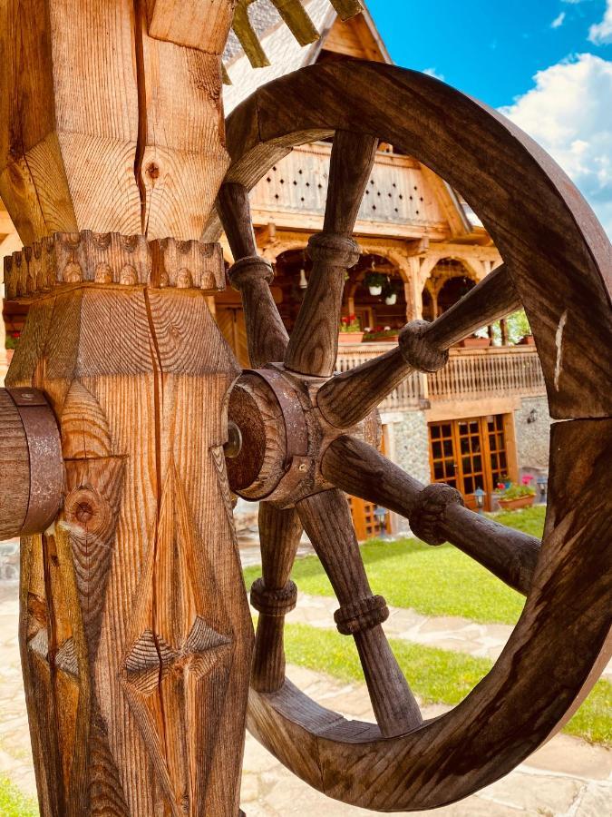 Casa Chira Hotell Vişeu de Sus Exteriör bild