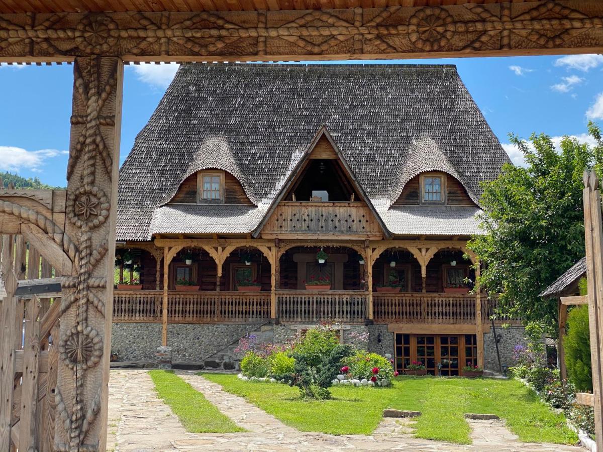 Casa Chira Hotell Vişeu de Sus Exteriör bild