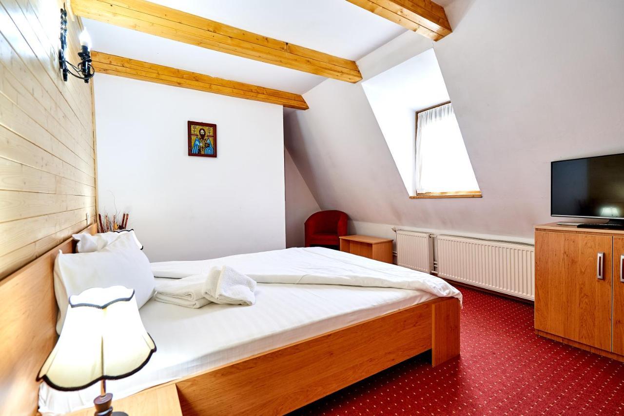 Casa Chira Hotell Vişeu de Sus Exteriör bild