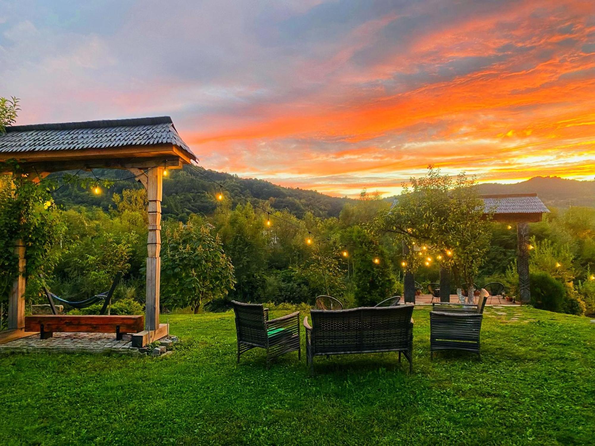 Casa Chira Hotell Vişeu de Sus Exteriör bild