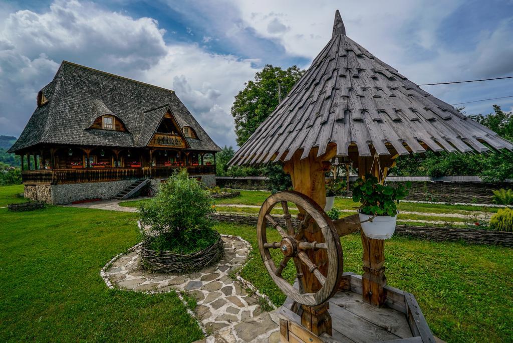 Casa Chira Hotell Vişeu de Sus Exteriör bild