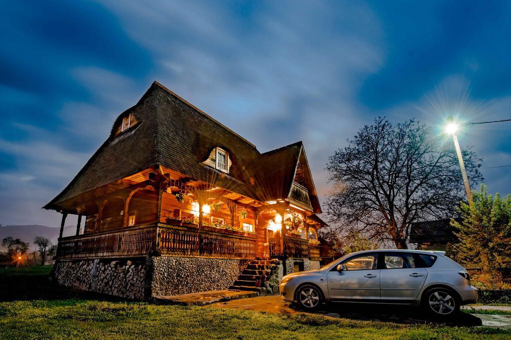 Casa Chira Hotell Vişeu de Sus Exteriör bild