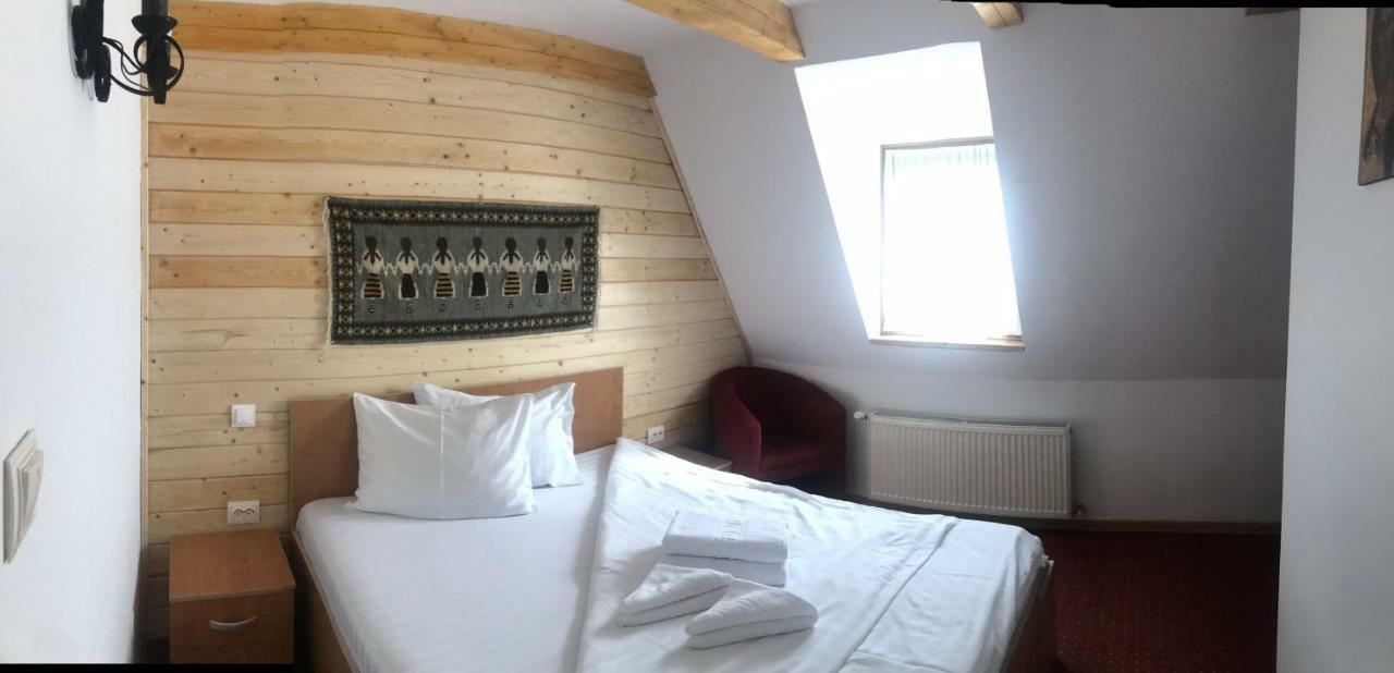 Casa Chira Hotell Vişeu de Sus Exteriör bild